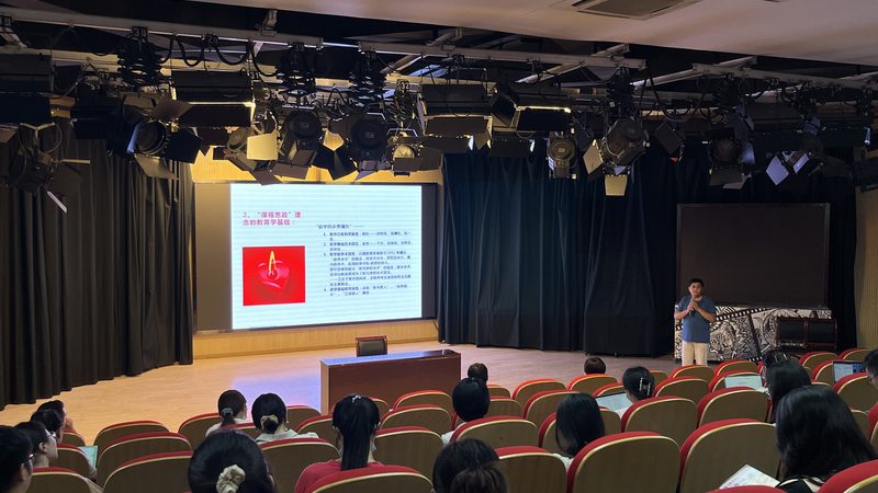 文化传媒公司实习生招聘：岗位解析与职业发展路径**